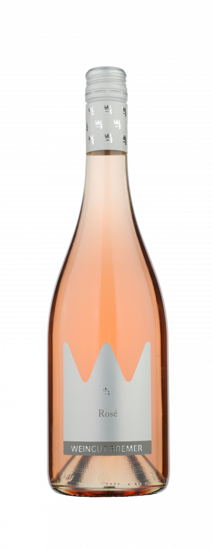Roséwein vom Weingut Bremer aus dem Zellertal in der Pfalz. Frischer, fruchtbetonter Rosé aus Spätburgunder und Pinot Meunier mit Aromen von Erdbeeren, Himbeeren und roten Johannisbeeren. Eleganter Sommerwein mit feiner Säure und mineralischem Abgang – ideal zu leichten Gerichten oder als Terrassenwein.